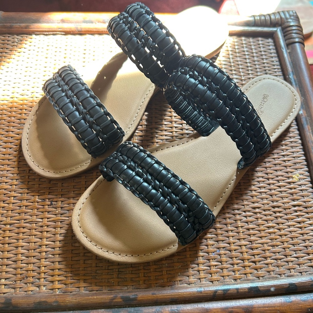 Universal Thread Black and Tan Sandals Double-Strap Design